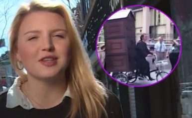 Sinovision English TV coverage of New York's 2015 April Fools' Day Parade